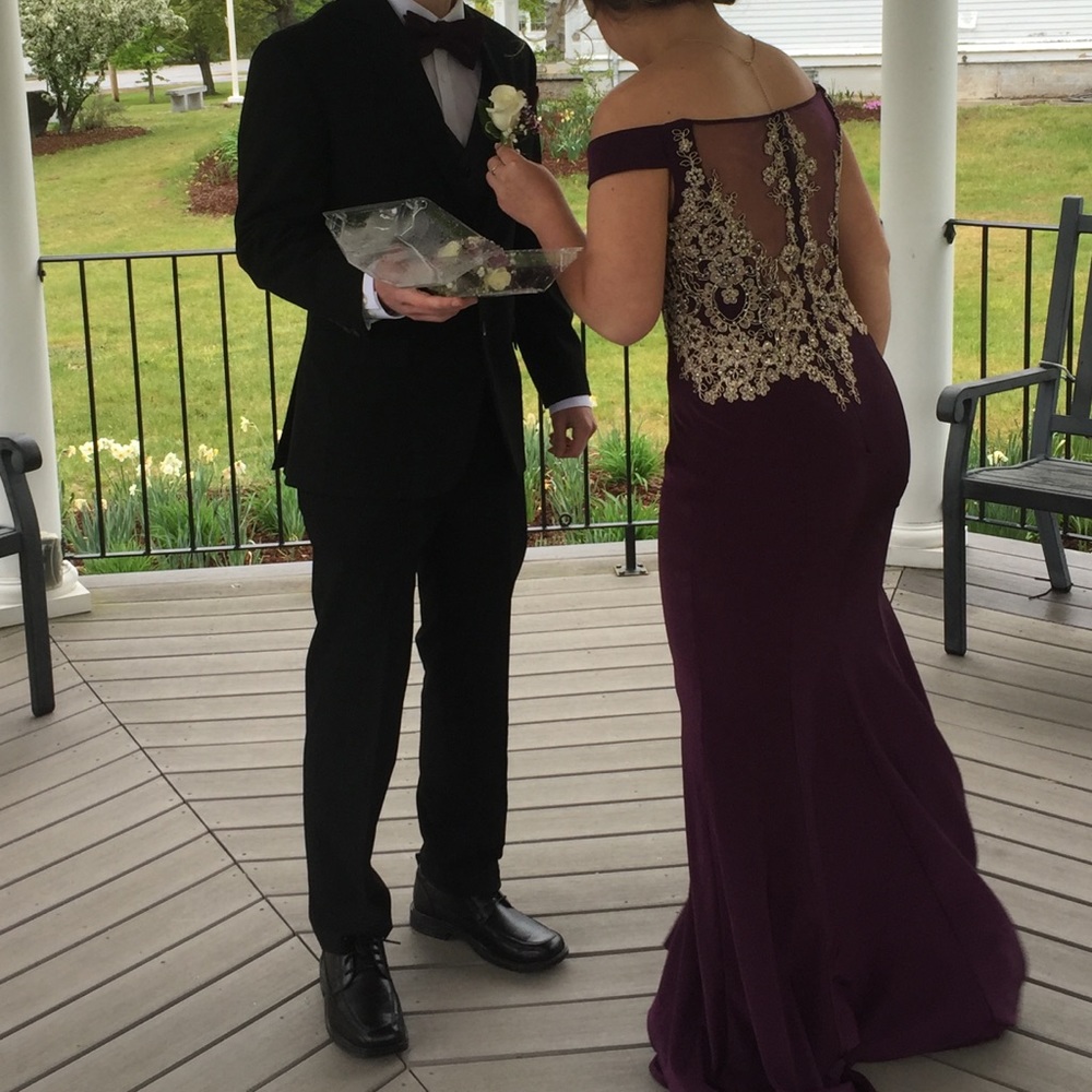Beautiful prom dress! - Picture 6 of 8